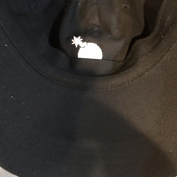 👟The Classics “Bomb” Cap - Picture 3 of 6